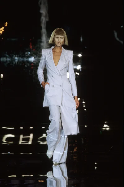 Look 13